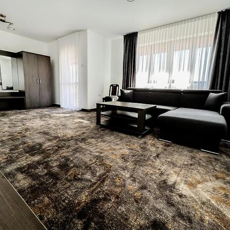 Motel Infinit Târgu Jiu Eksteriør bilde