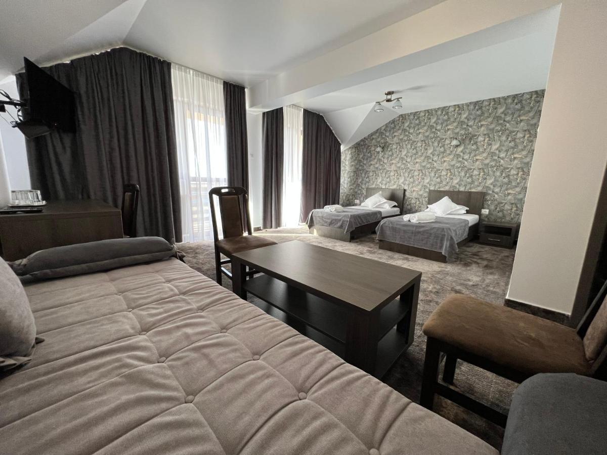 Motel Infinit Târgu Jiu Eksteriør bilde