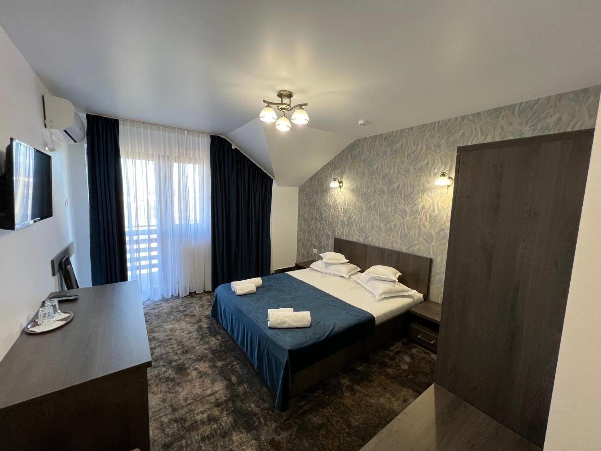 Motel Infinit Târgu Jiu Eksteriør bilde