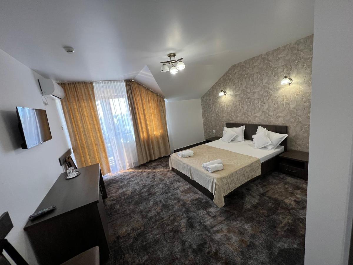Motel Infinit Târgu Jiu Eksteriør bilde