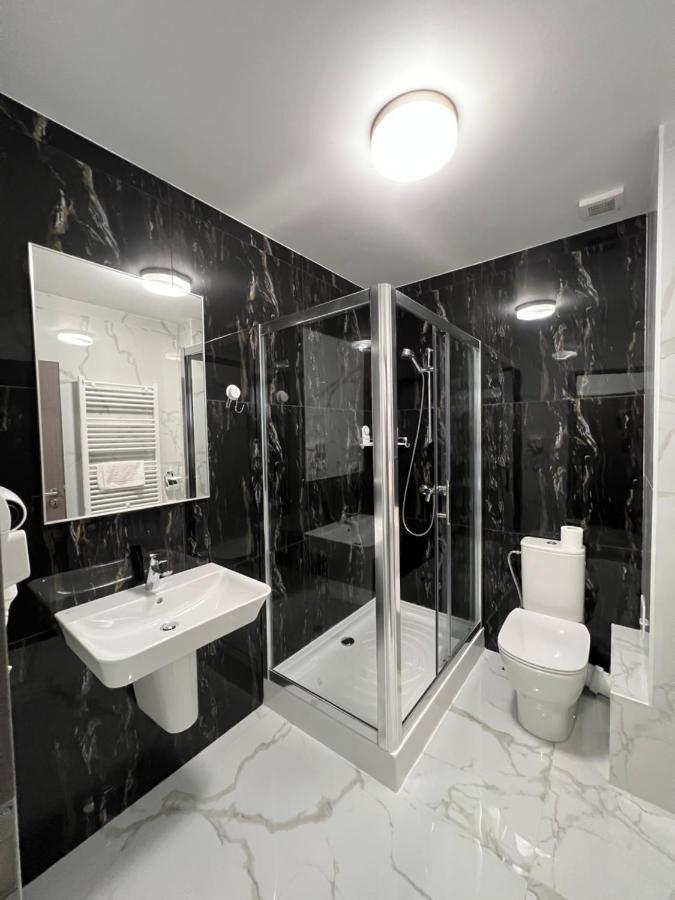 Motel Infinit Târgu Jiu Eksteriør bilde