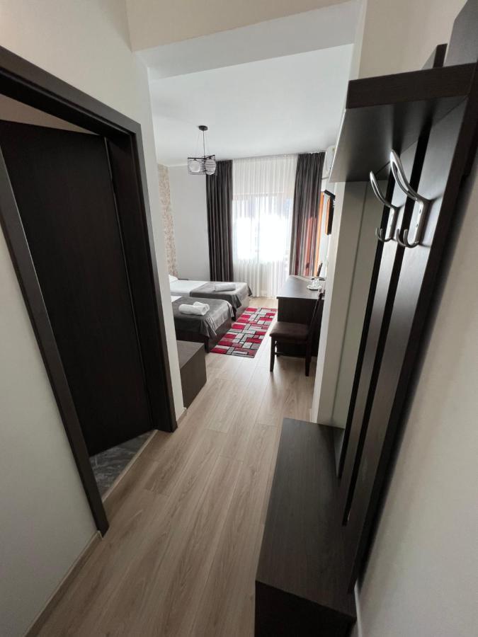 Motel Infinit Târgu Jiu Eksteriør bilde