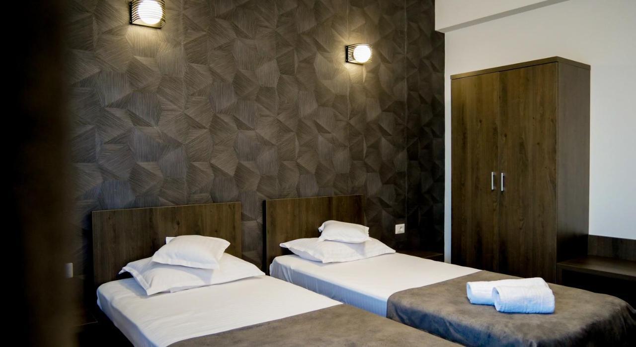 Motel Infinit Târgu Jiu Eksteriør bilde