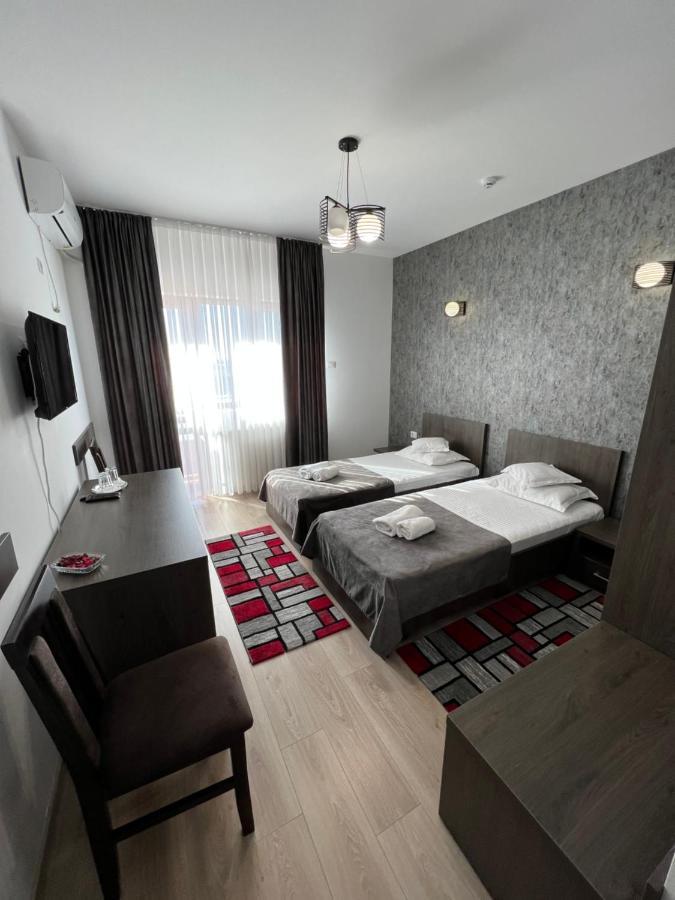 Motel Infinit Târgu Jiu Eksteriør bilde