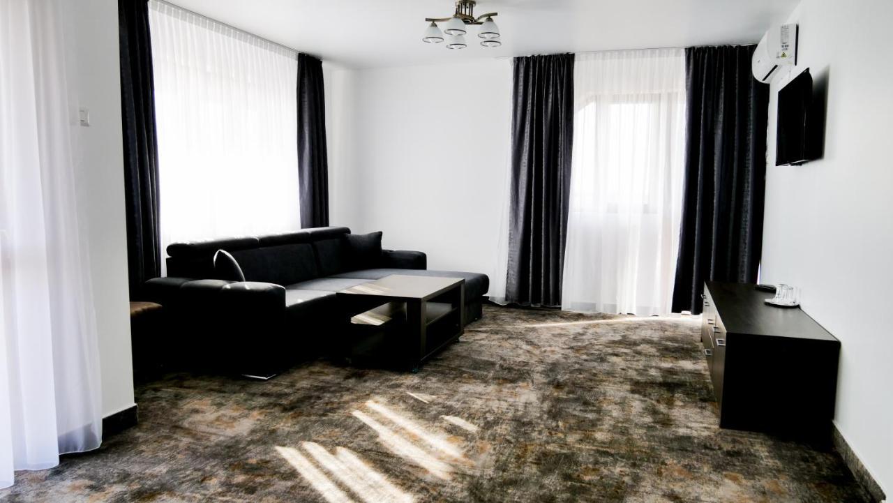 Motel Infinit Târgu Jiu Eksteriør bilde
