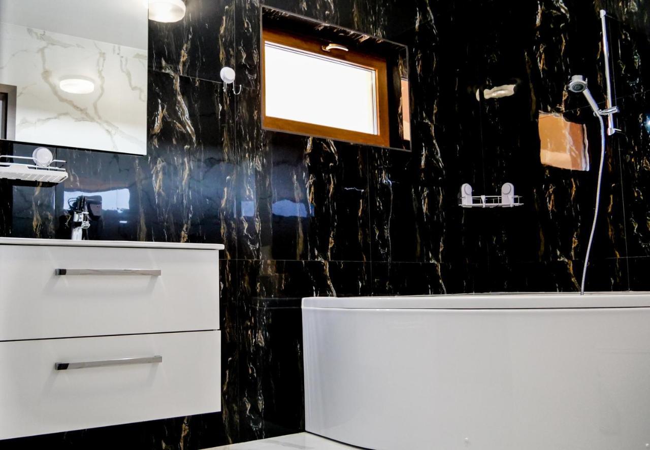 Motel Infinit Târgu Jiu Eksteriør bilde