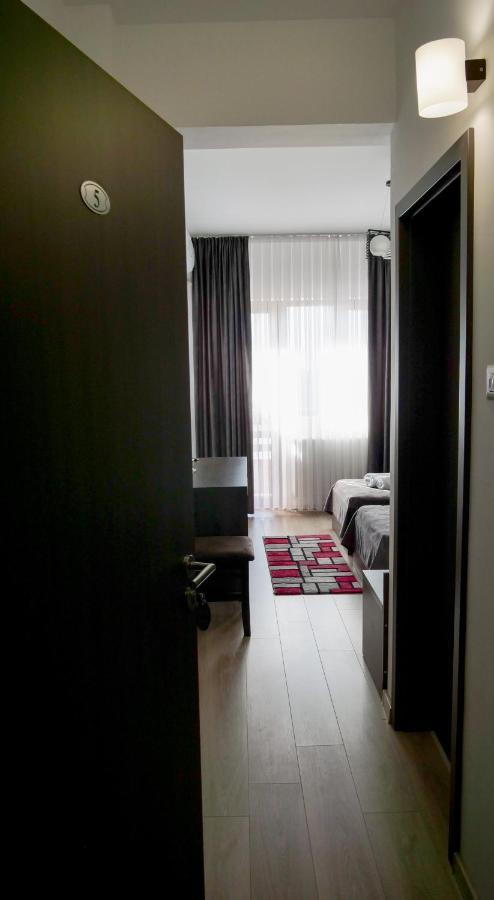 Motel Infinit Târgu Jiu Eksteriør bilde