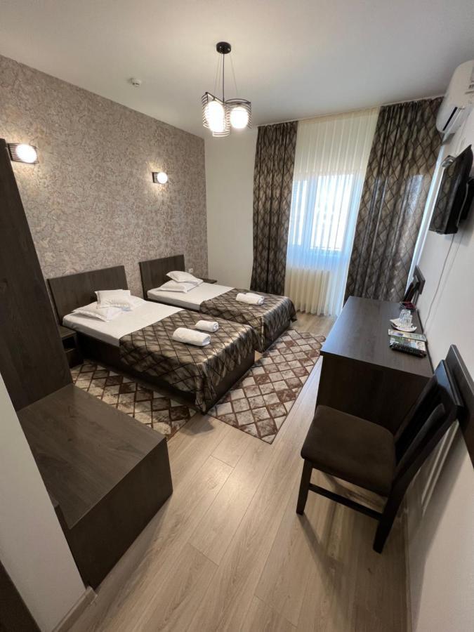 Motel Infinit Târgu Jiu Eksteriør bilde