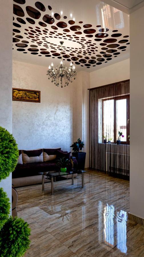 Motel Infinit Târgu Jiu Eksteriør bilde