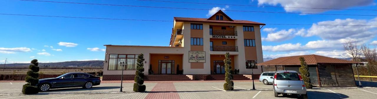 Motel Infinit Târgu Jiu Eksteriør bilde