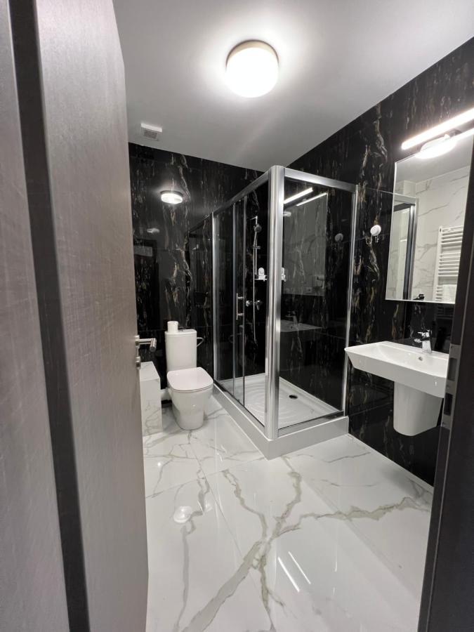 Motel Infinit Târgu Jiu Eksteriør bilde